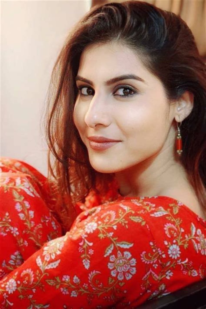 Asfi Javed Height, Weight, Net Worth, Age, Birthday, Wikipedia, Who, Nationality, Biography