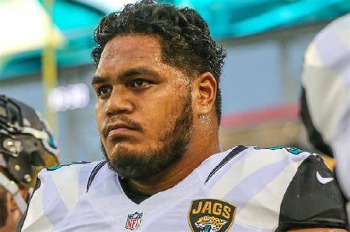 
Who are Tyson Alualus Parents? Tyson Alualu Biography, Parents Name, Nationality and More 